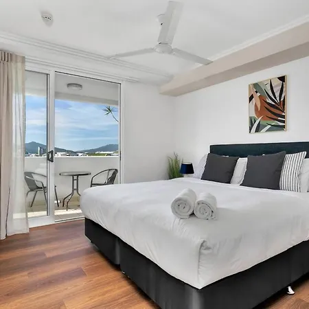 Coastal Chic In Heart Of Cairns With Rooftop Pool Exterior photo