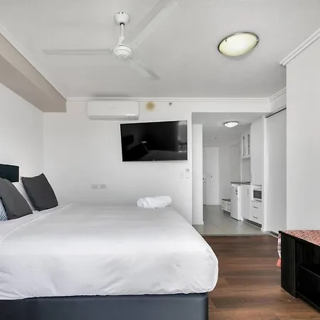 Coastal Chic In Heart Of Cairns With Rooftop Pool Exterior photo